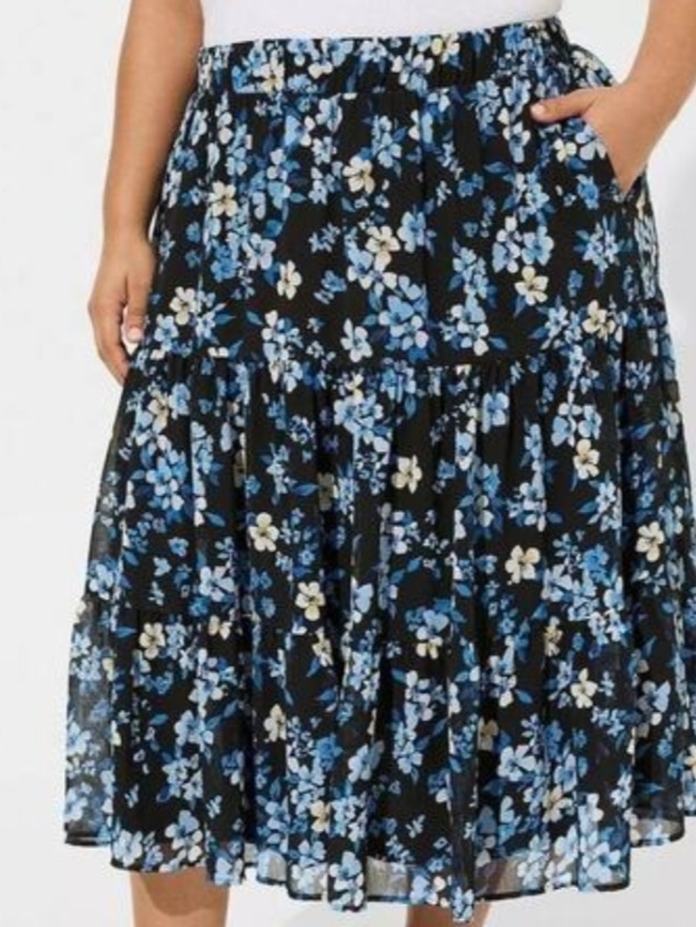 Torrid Black Floral Tiered Midi Skirt with Blue and Cream Flowers, SZ 00X, NWT